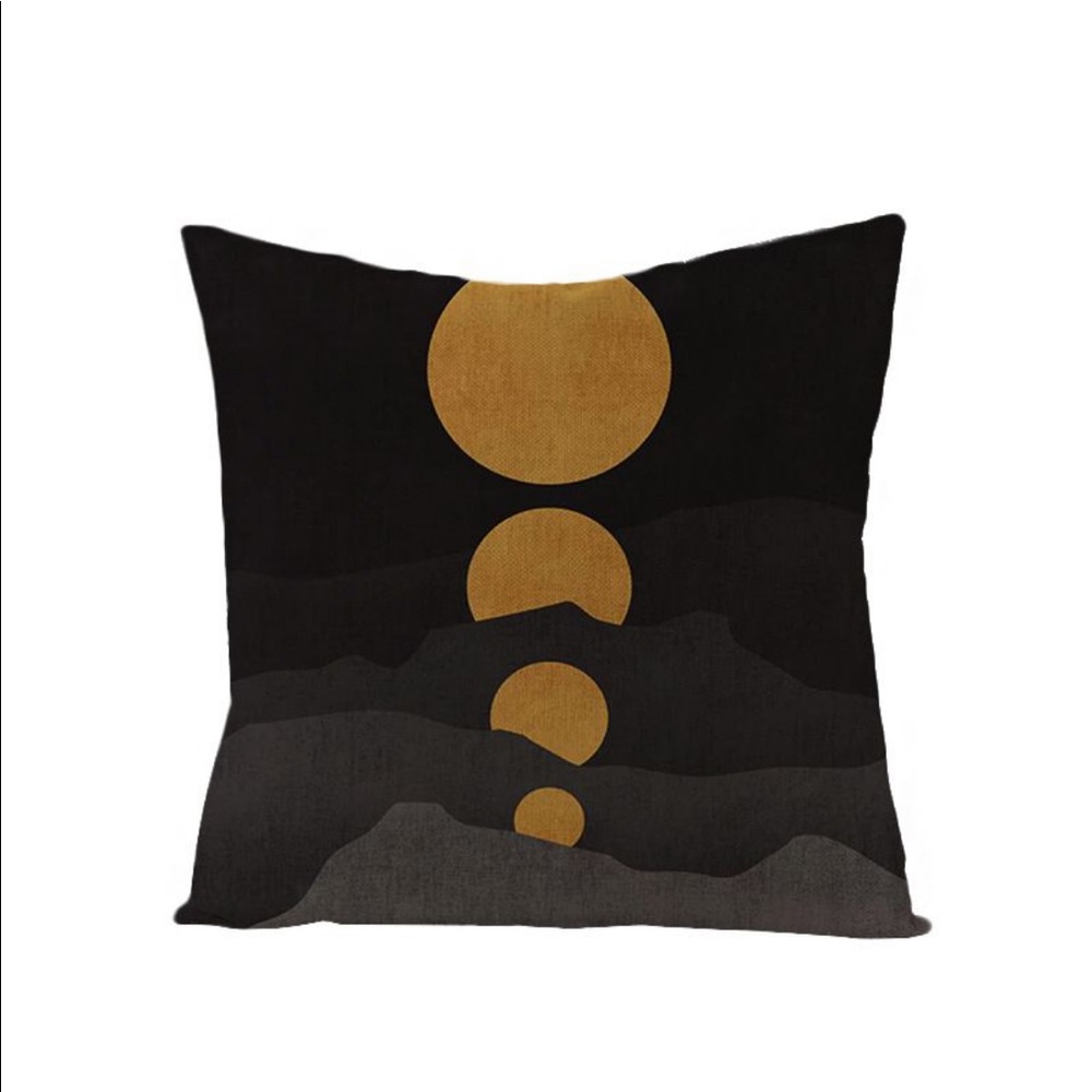 ☀️LAST ONE ☀️Mountain Print Cushion Cover